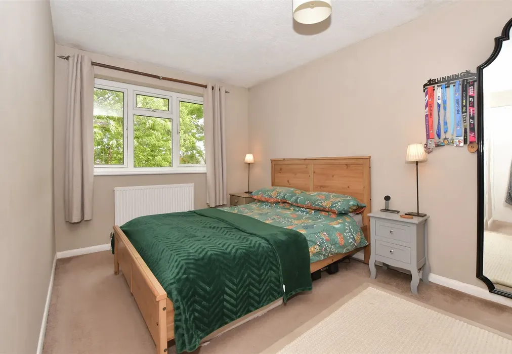 Bedroom 1 - Hopes Grove, High Halden, Kent - Wards of Kent