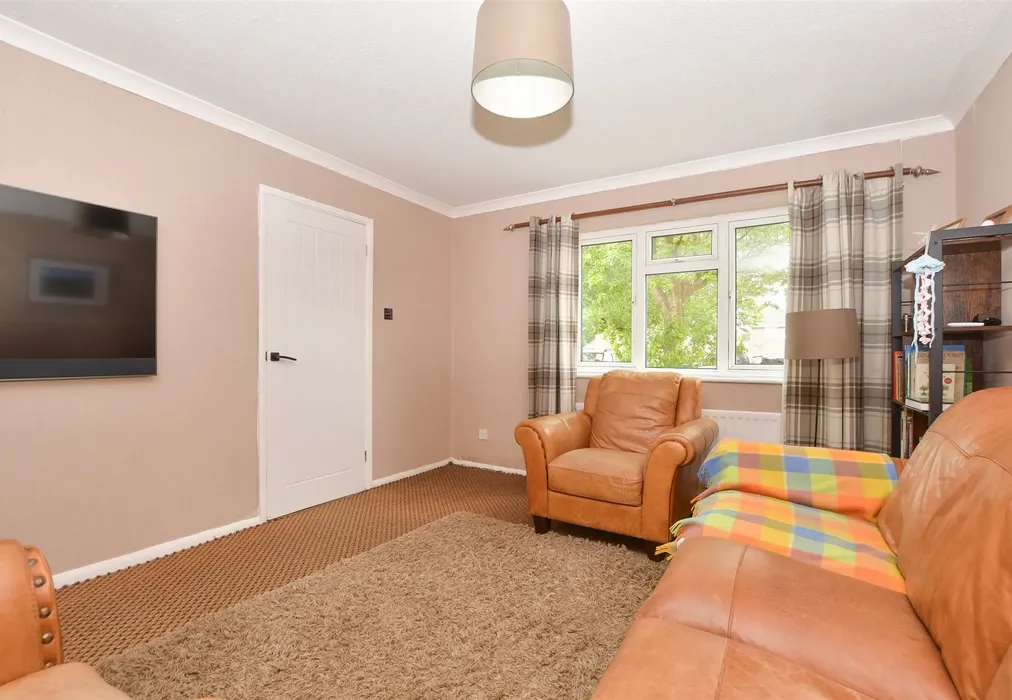 Lounge - Hopes Grove, High Halden, Kent - Wards of Kent