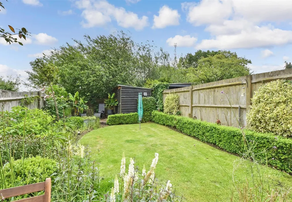 Rear Garden - Hopes Grove, High Halden, Kent - Wards of Kent