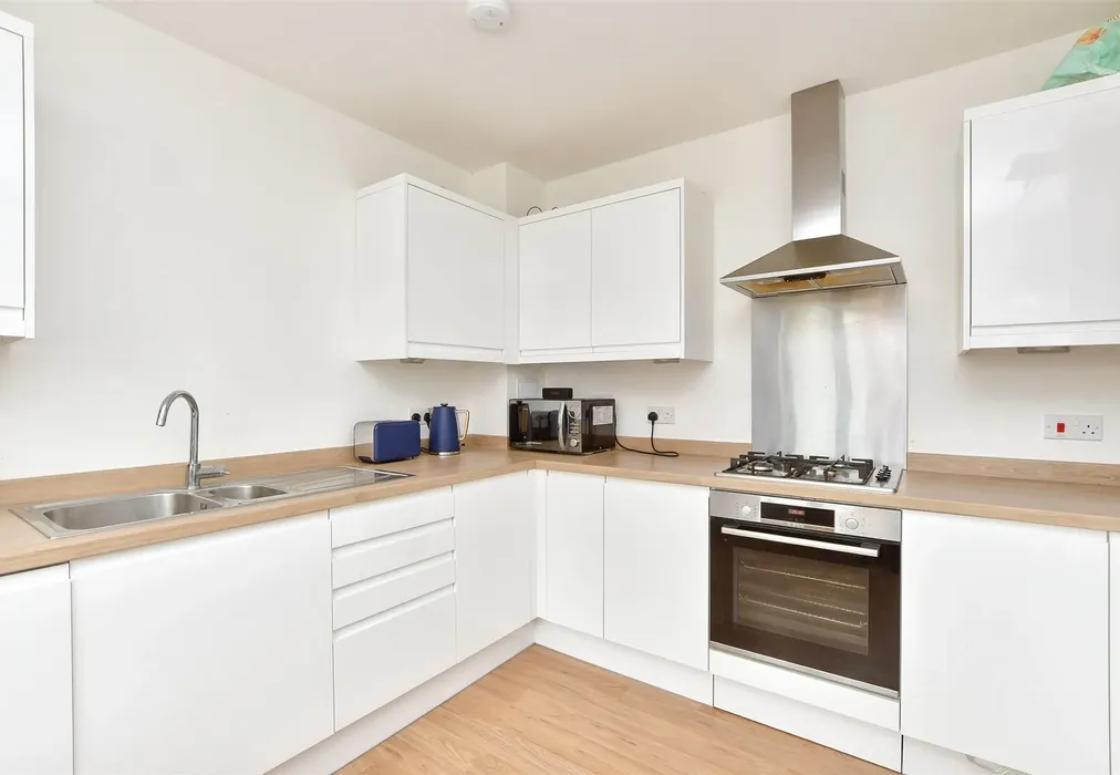 Kitchen - Saxon Way, Cliffsend, Ramsgate, Kent - Wards of Kent