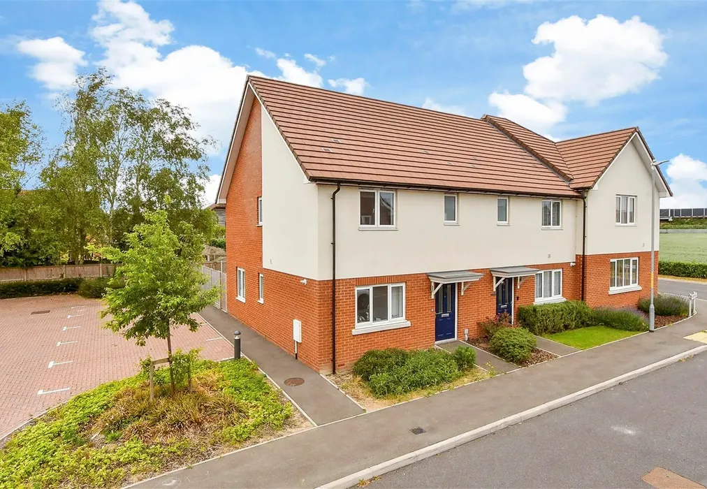 Front Elevation Web - Saxon Way, Cliffsend, Ramsgate, Kent - Wards of Kent