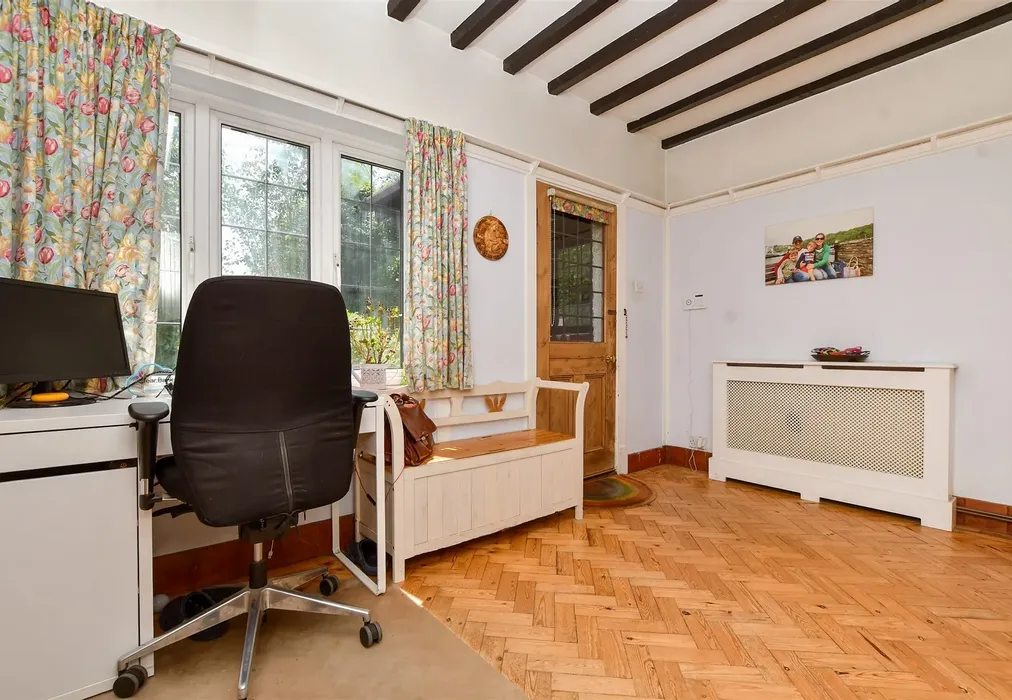 Lounge - Grovelands Road, Purley, Surrey - Wards of Kent