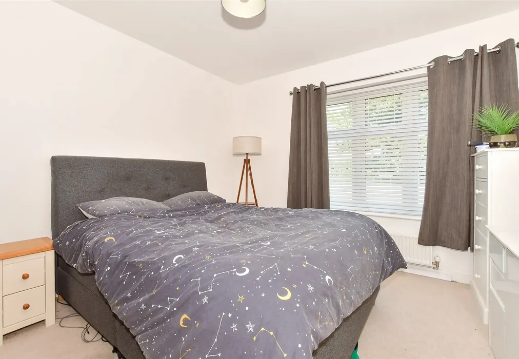 Bedroom 1 - Rapley Rise, Southwater, Horsham, West Sussex - Wards of Kent
