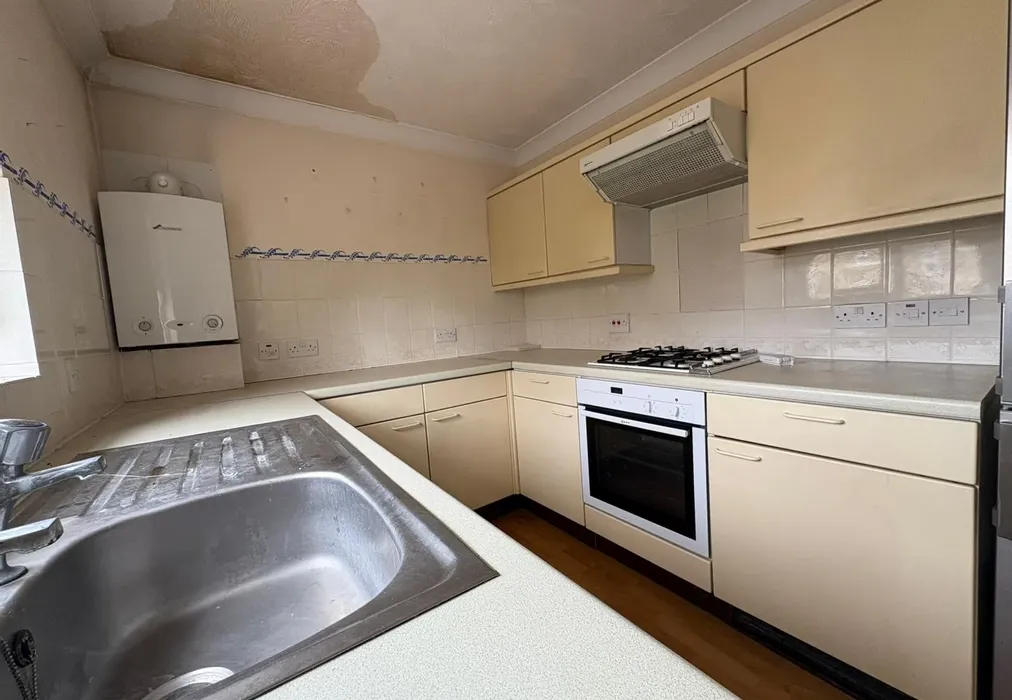 Kitchen - Culverden Park Road, Tunbridge Wells, Kent - Wards of Kent