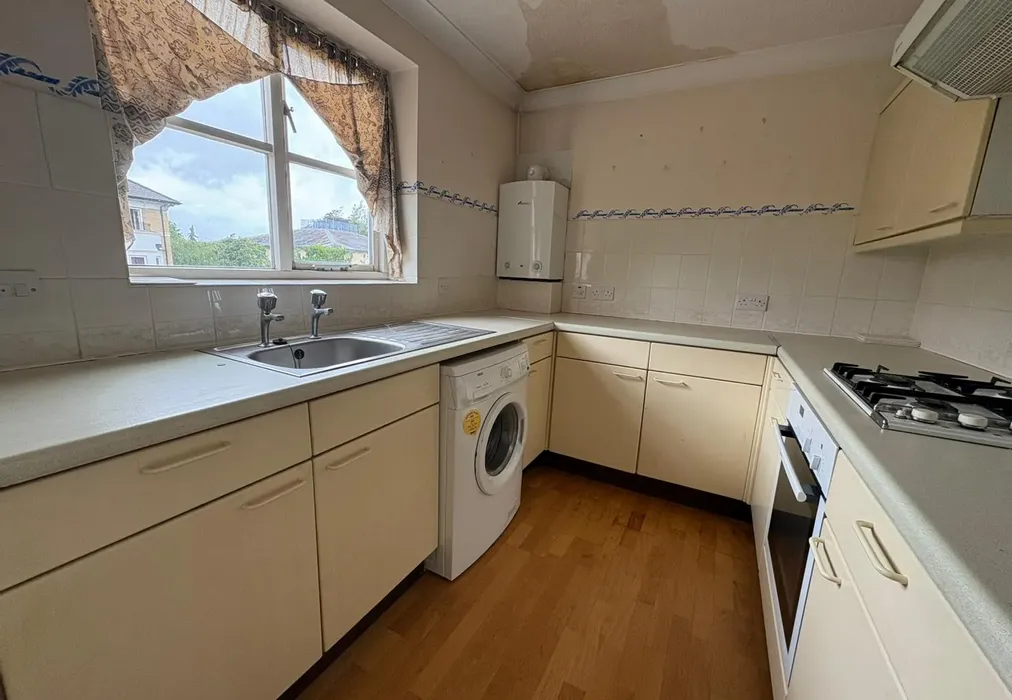 Kitchen - Culverden Park Road, Tunbridge Wells, Kent - Wards of Kent