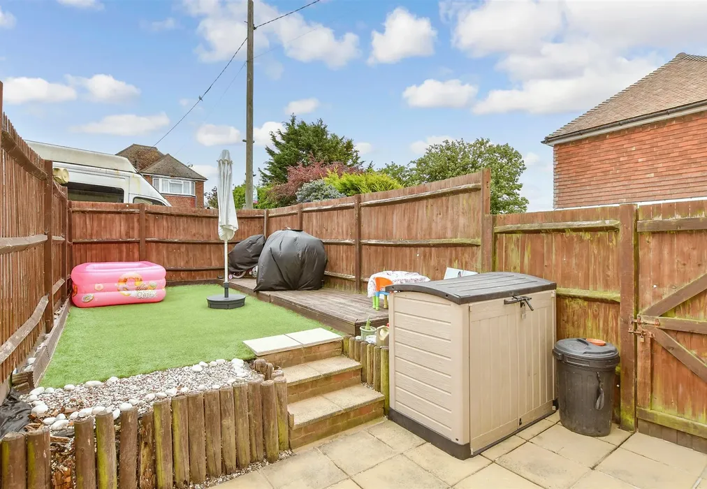 Rear Garden - High Street, Lower Stoke, Rochester, Kent - Wards of Kent