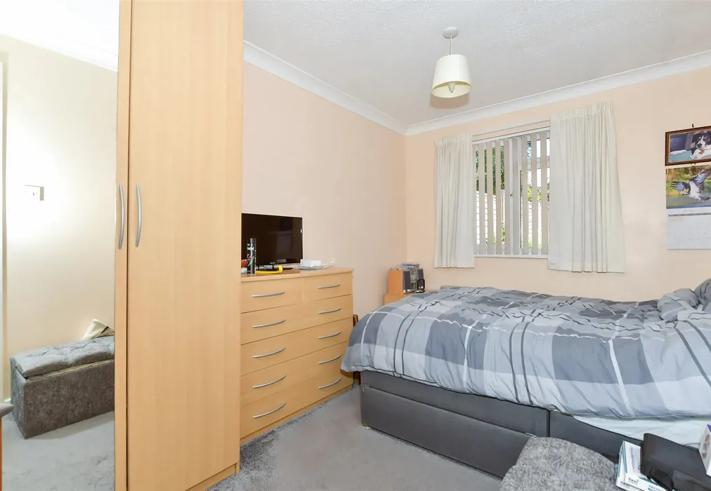 Bedroom 1 - Foxden Drive, Downswood, Maidstone, Kent - Wards of Kent