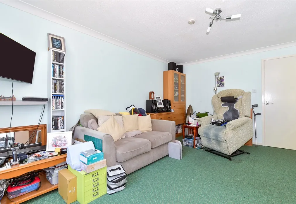 Lounge/Diner - Foxden Drive, Downswood, Maidstone, Kent - Wards of Kent