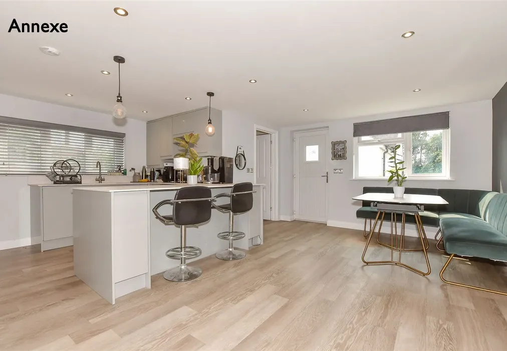 Annexe Lounge/ Kitchen/ Diner - Exted, Canterbury, Kent - Wards of Kent
