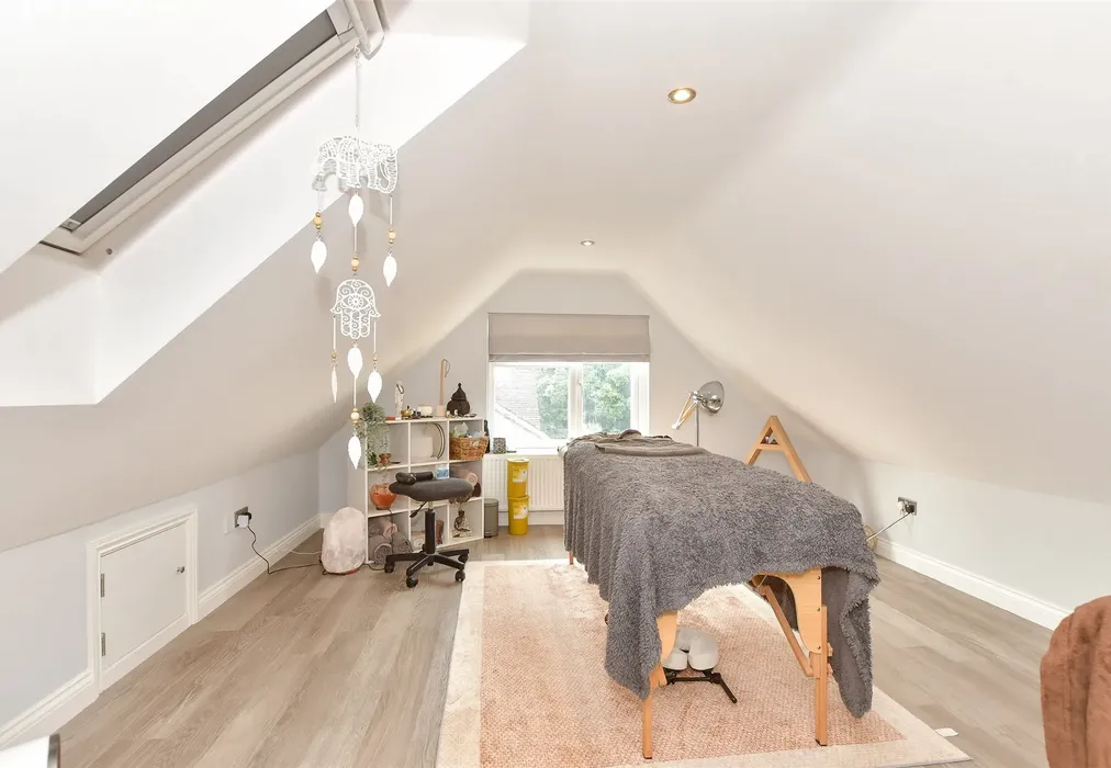 Annexe Bedroom 2 - Exted, Canterbury, Kent - Wards of Kent