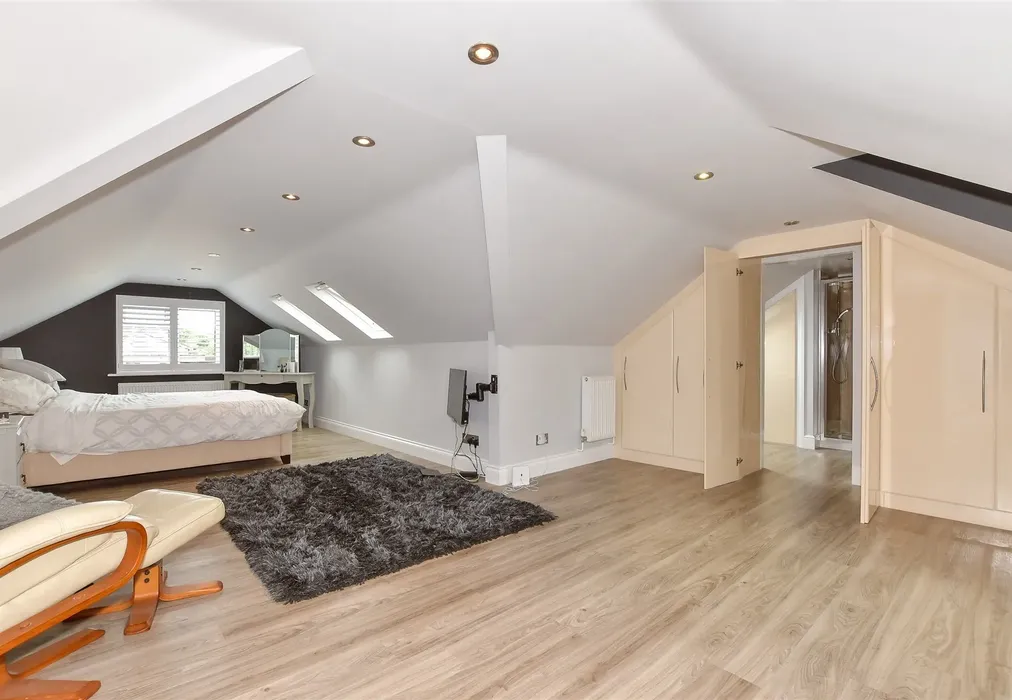 Main Bedroom  - Exted, Canterbury, Kent - Wards of Kent