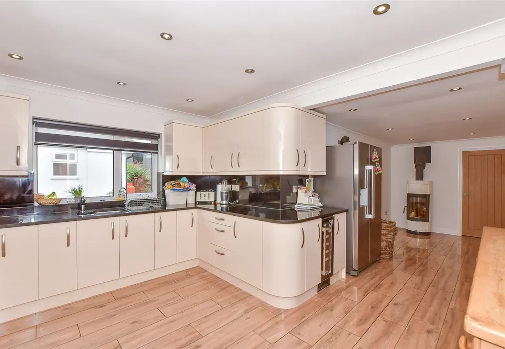Kitchen - Exted, Canterbury, Kent - Wards of Kent