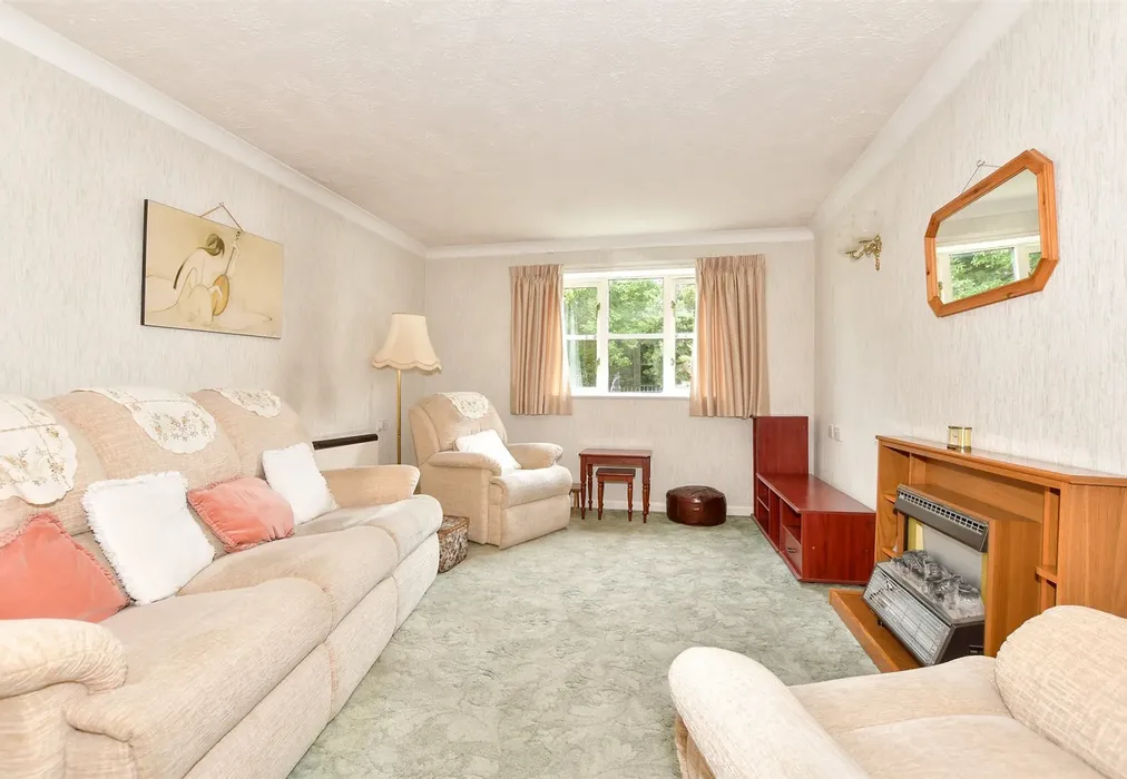 Lounge - The Bayle, Folkestone, Kent - Wards of Kent