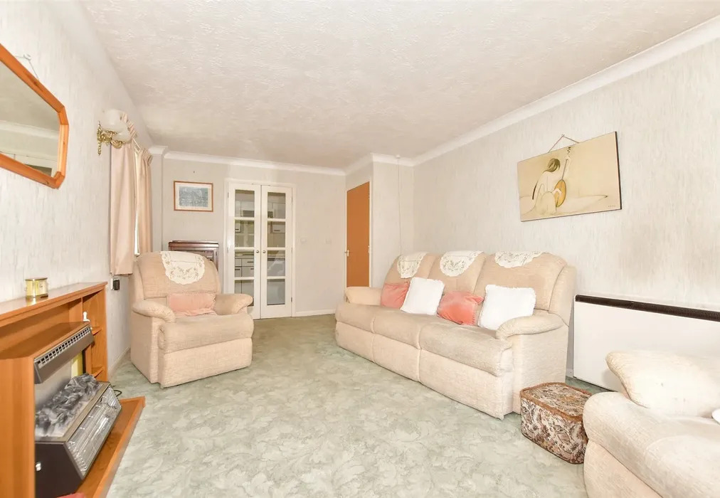 Lounge - The Bayle, Folkestone, Kent - Wards of Kent