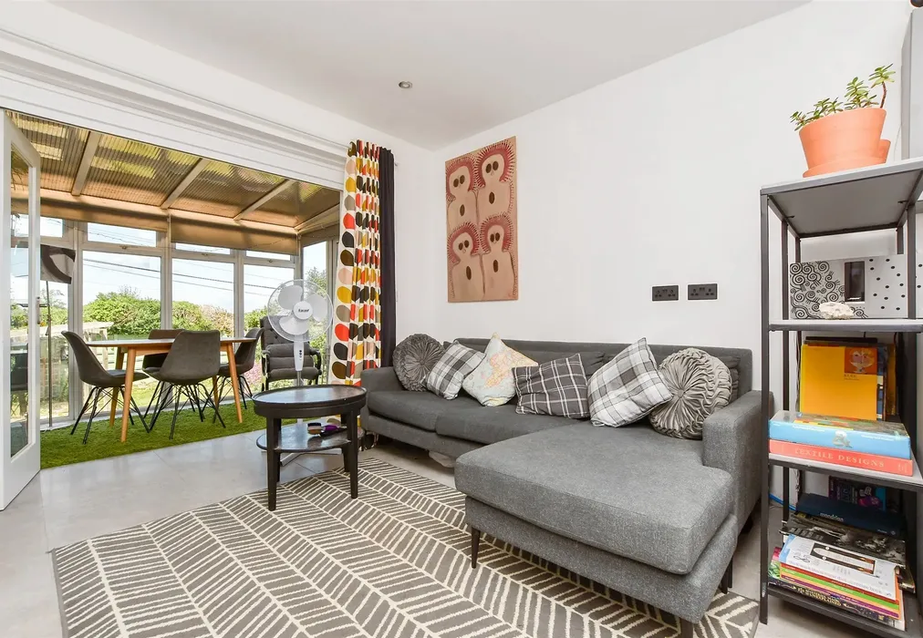 Kitchen/Lounge - Pegwell Avenue, Ramsgate, Kent - Wards of Kent