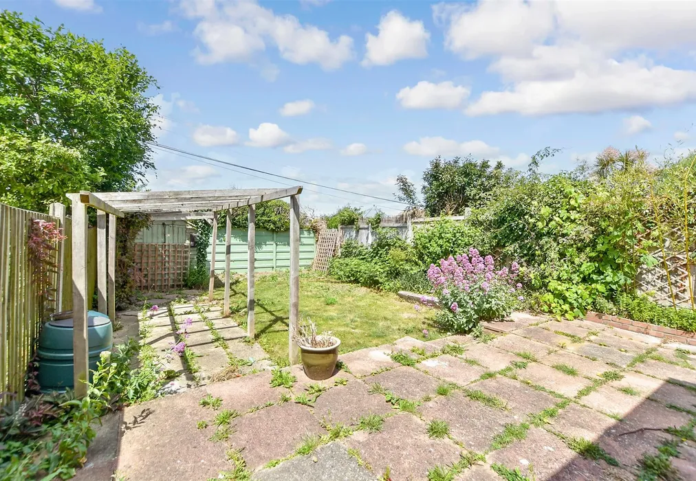 Rear Garden - Pegwell Avenue, Ramsgate, Kent - Wards of Kent