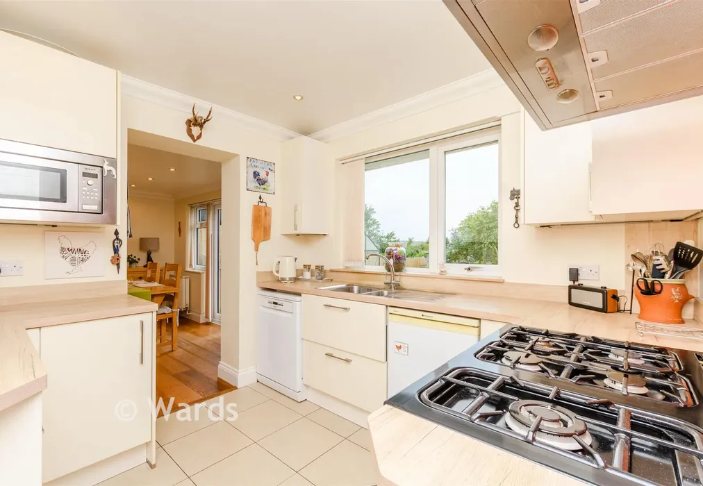 Kitchen - Fairview Road, Istead Rise, Kent - Wards of Kent