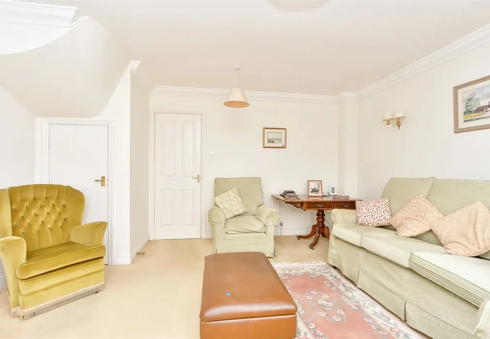 Lounge/Diner - Abbey Street, Faversham, Kent - Wards of Kent