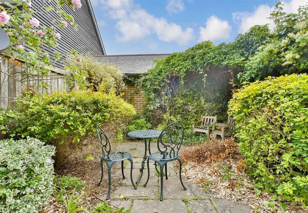 Rear Garden - Abbey Street, Faversham, Kent - Wards of Kent