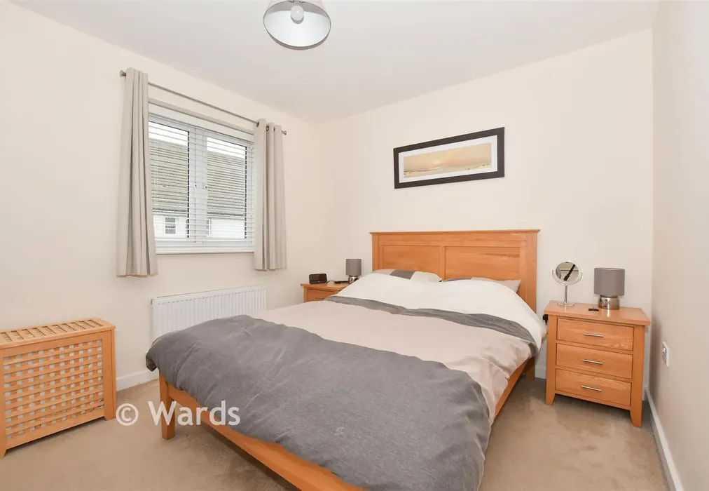 Bedroom 1 - Hop Pocket Way, Headcorn, Kent - Wards of Kent