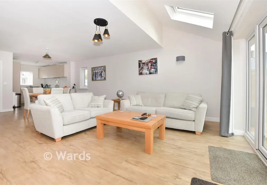 Lounge - Hop Pocket Way, Headcorn, Kent - Wards of Kent