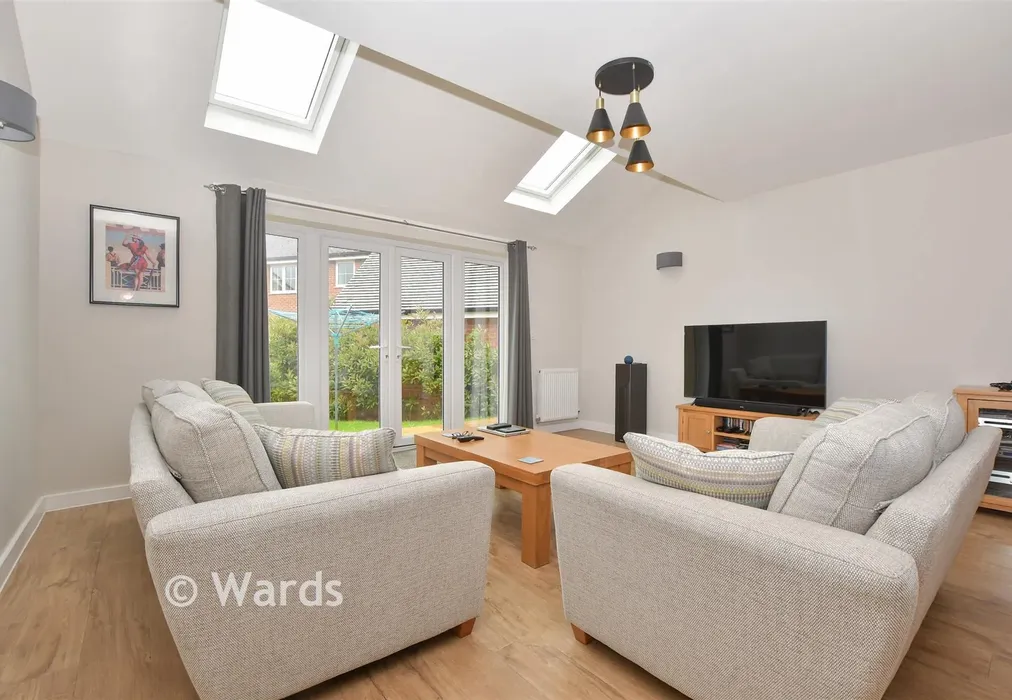 Lounge - Hop Pocket Way, Headcorn, Kent - Wards of Kent