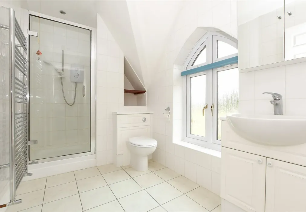 Shower Room - Redvers Road, Warlingham, Surrey - Wards of Kent