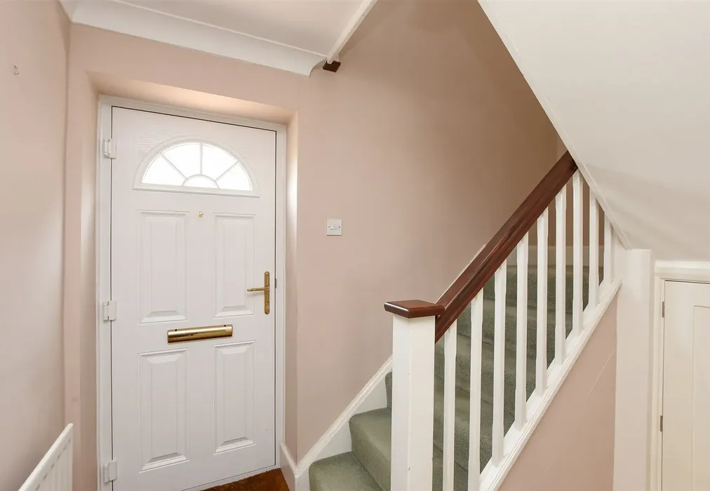 Entrance Hall - Redvers Road, Warlingham, Surrey - Wards of Kent