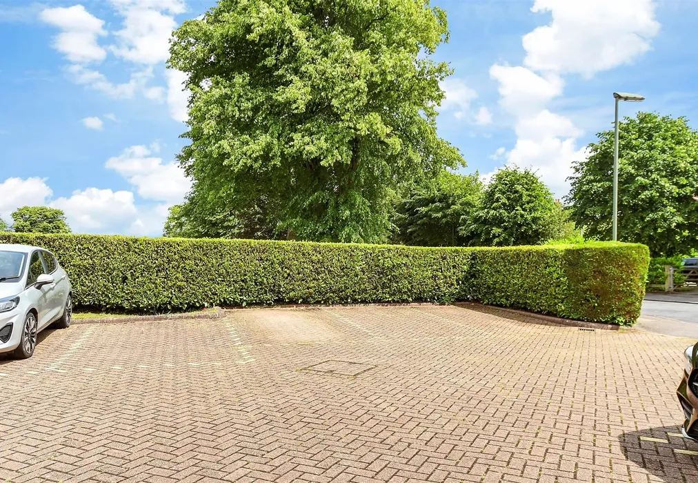 Driveway/Parking - Redvers Road, Warlingham, Surrey - Wards of Kent