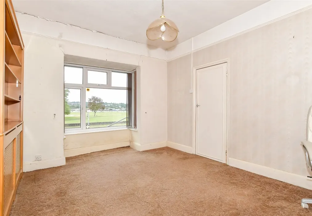 Lounge - The Esplanade, Rochester, Kent - Wards of Kent
