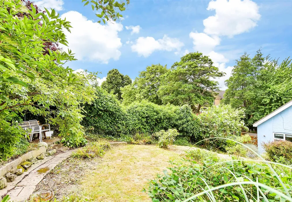 Rear Garden - The Esplanade, Rochester, Kent - Wards of Kent