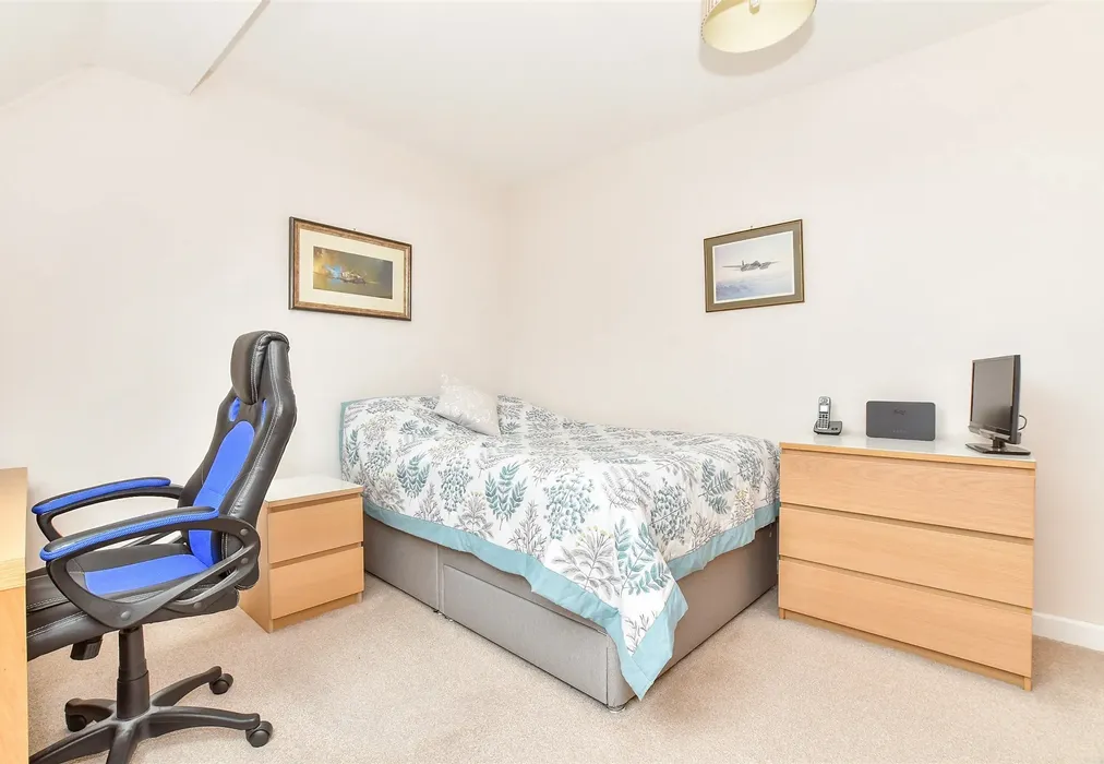 Bedroom - Parsons Place, Tonbridge, Kent - Wards of Kent