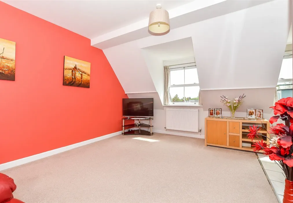 Lounge/ Diner - Parsons Place, Tonbridge, Kent - Wards of Kent