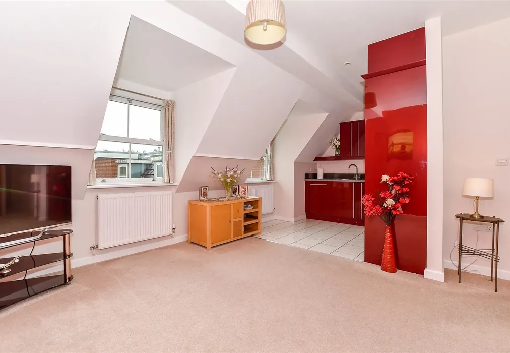 Lounge/ Diner - Parsons Place, Tonbridge, Kent - Wards of Kent