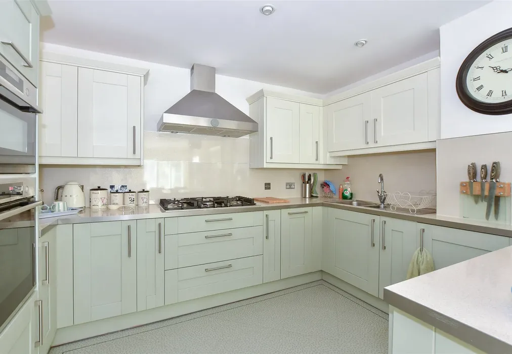 Kitchen - Victoria Avenue, Shanklin, Isle of Wight - Wards of Kent