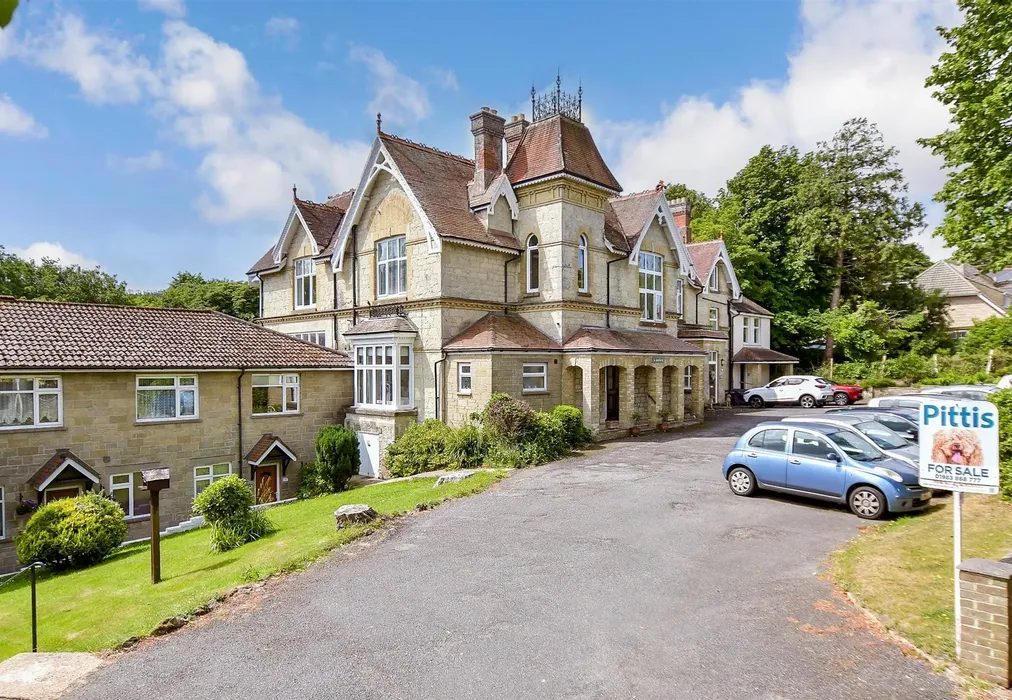 Front Aspect - Victoria Avenue, Shanklin, Isle of Wight - Wards of Kent