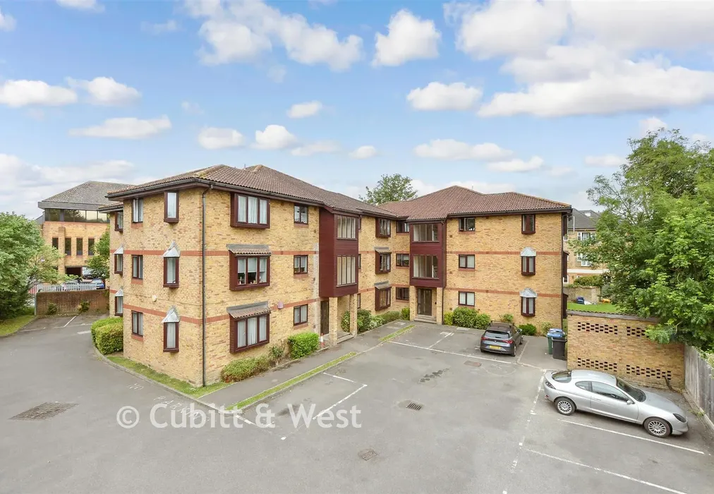 External (Web) - St. George's Close, Horley, Surrey - Wards of Kent