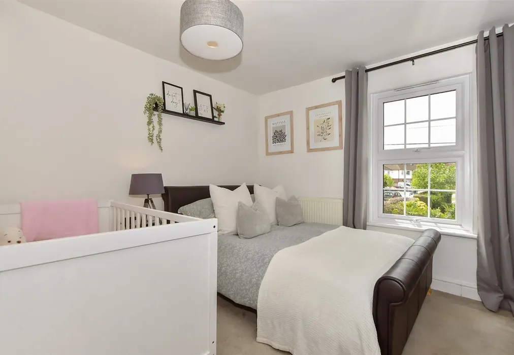 Bedroom 1 - Bell Lane, Ditton, Aylesford, Kent - Wards of Kent