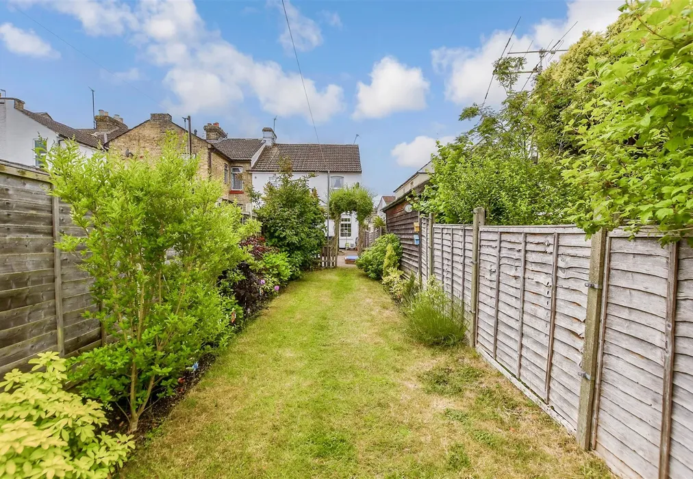 Rear Garden - Bell Lane, Ditton, Aylesford, Kent - Wards of Kent