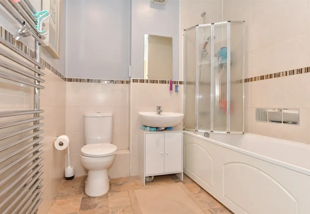 Bathroom - Churchill Avenue, Basildon, Essex - Wards of Kent