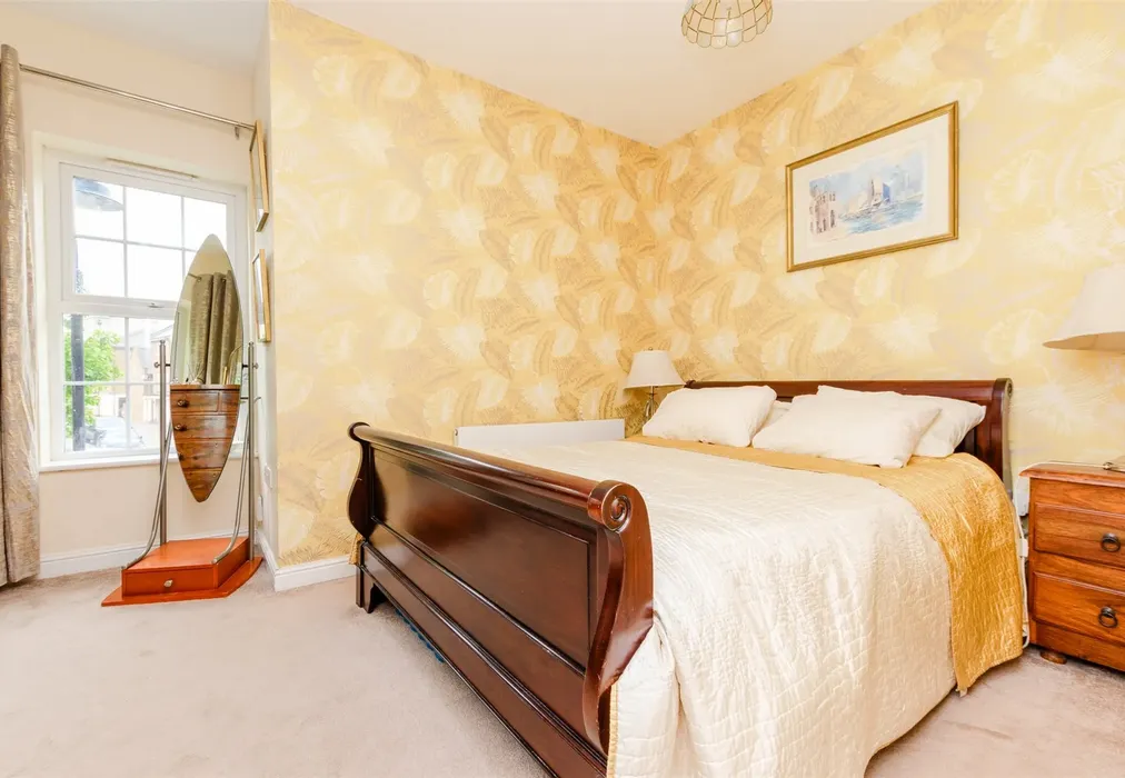 Bedroom 1 - Eleanor Walk, Greenhithe, Kent - Wards of Kent