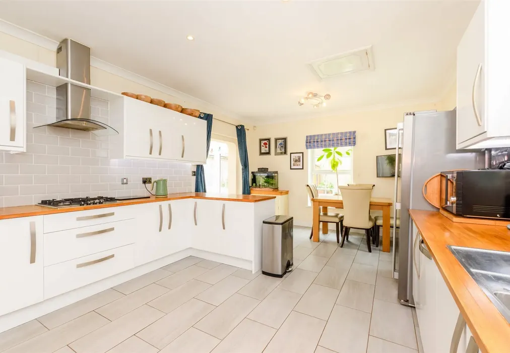 Kitchen/Diner - Eleanor Walk, Greenhithe, Kent - Wards of Kent
