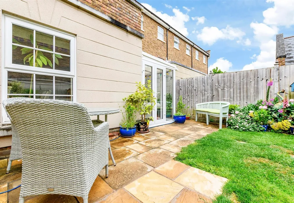 Patio / Decking - Eleanor Walk, Greenhithe, Kent - Wards of Kent