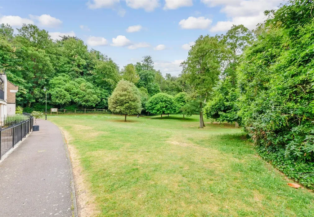 Surrounding Area - Eleanor Walk, Greenhithe, Kent - Wards of Kent
