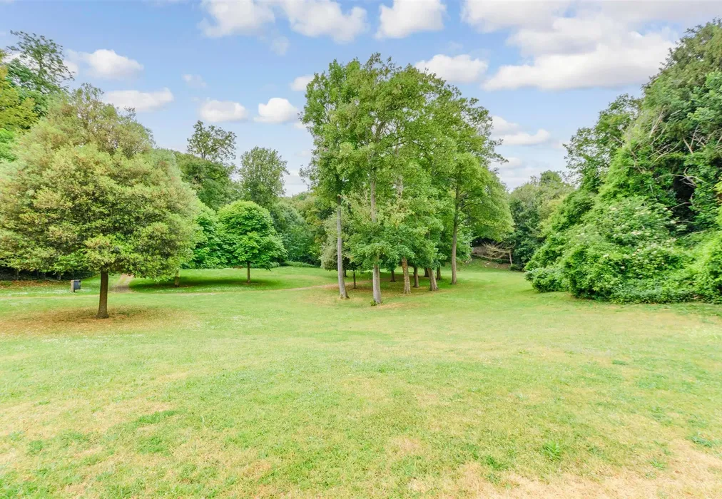 Surrounding Area - Eleanor Walk, Greenhithe, Kent - Wards of Kent