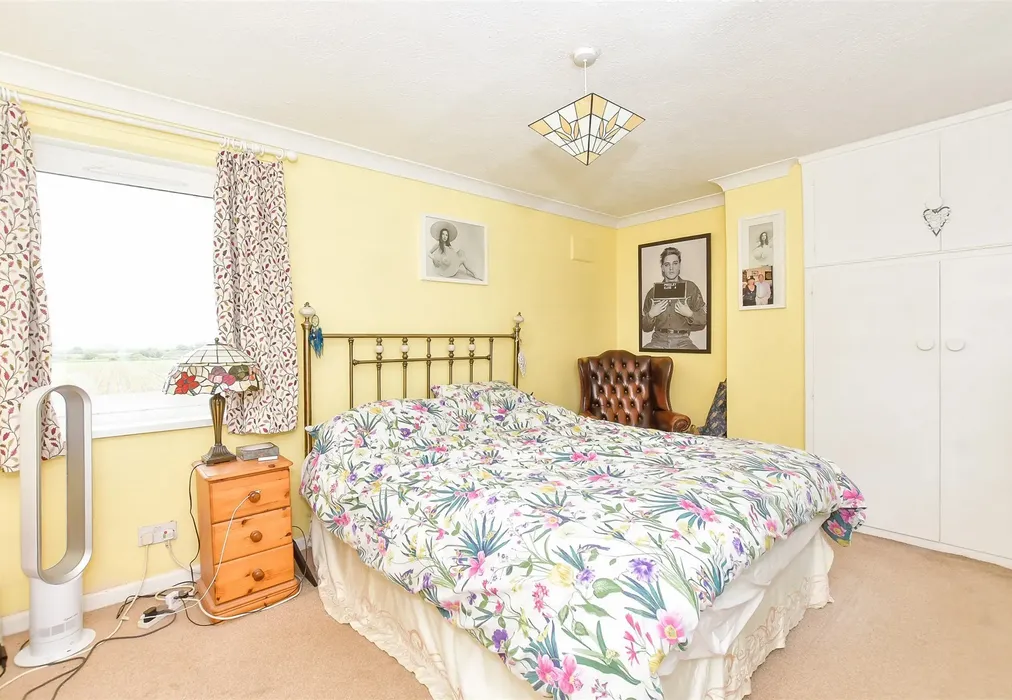 Bedroom 1 - Ford Road, Arundel, West Sussex - Wards of Kent