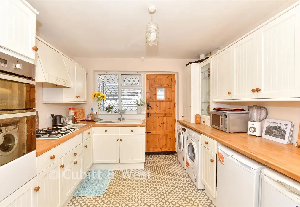Kitchen - Harbour View Road, Pagham, Bognor Regis, West Sussex - Wards of Kent