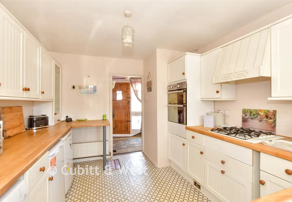 Kitchen - Harbour View Road, Pagham, Bognor Regis, West Sussex - Wards of Kent