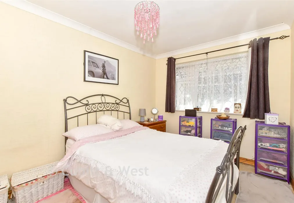 Bedroom 1 - Harbour View Road, Pagham, Bognor Regis, West Sussex - Wards of Kent
