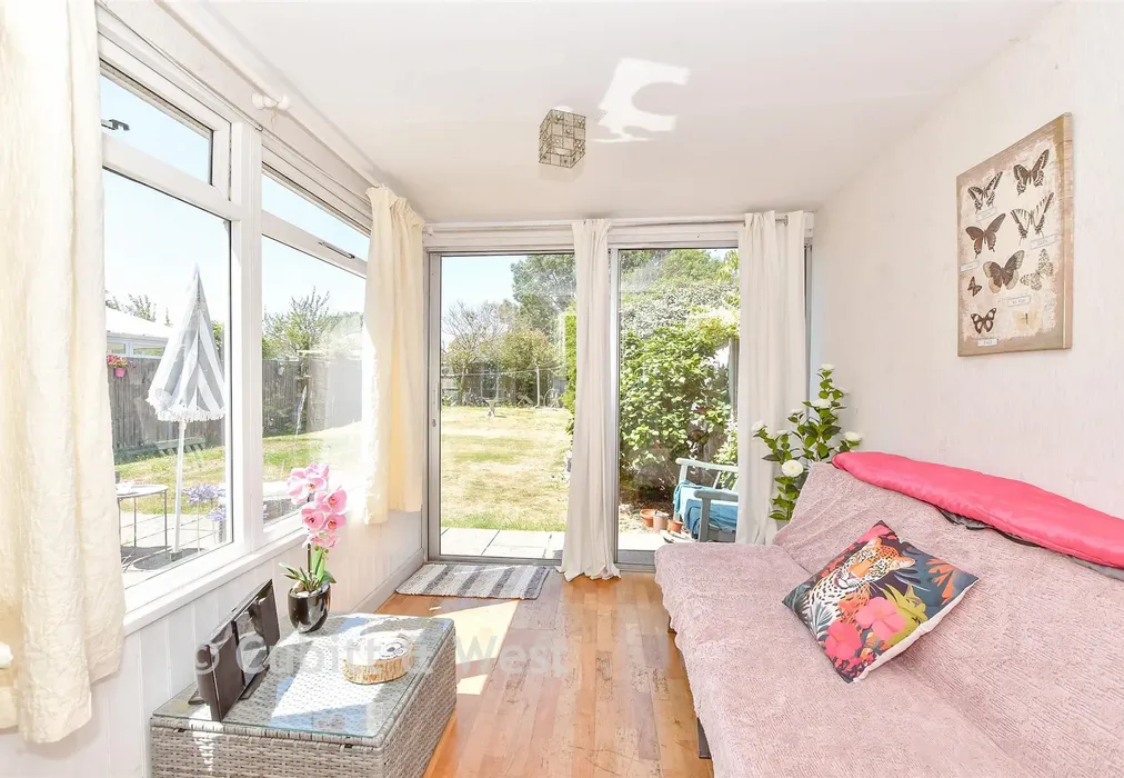 Sun Room - Harbour View Road, Pagham, Bognor Regis, West Sussex - Wards of Kent